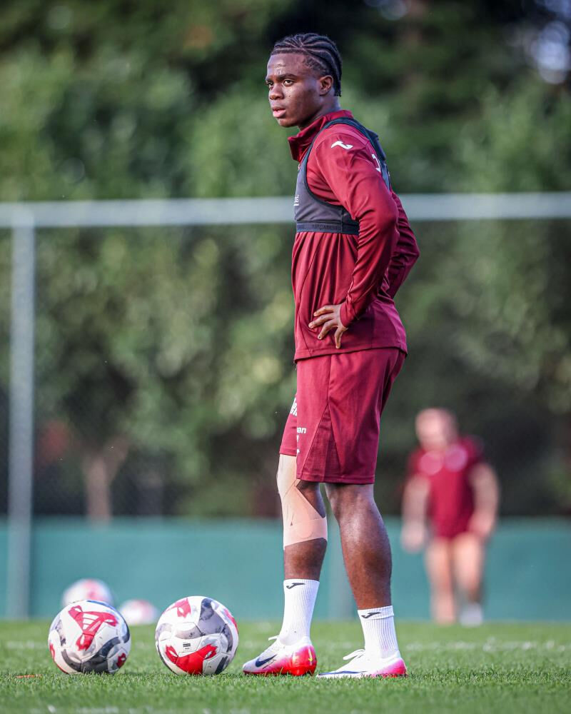 Trabzonspor'da Christ Inao Oulai sahnede: İlk maçında parladı - 1. Resim