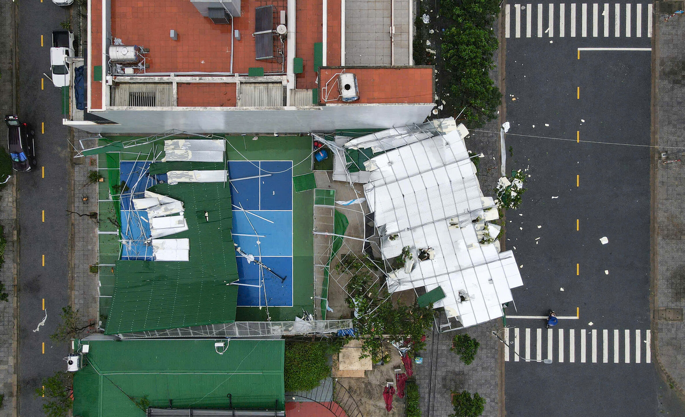 Vietnam’ı Bualoi Tayfunu vurdu! Çok sayıda kişi hayatını kaybetti, kayıplar var - 1. Resim