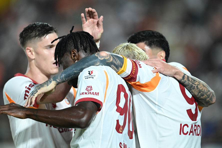 Galatasaray'da Okan Buruk'un Liverpool maçı 11'i netleşti: Osimhen bir ilki yaşayacak - 4. Resim