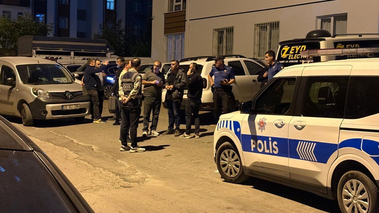 Kayseri&#039;de 12 yaşındaki çocuk üvey babasını kalbinden bıçakladı