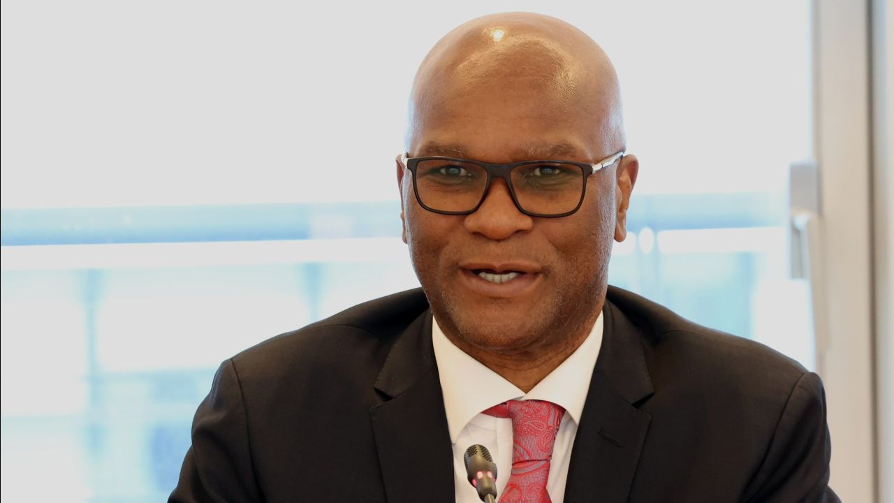 Paris&#039;te şüpheli ölüm! Güney Afrika Büyükelçisi Nkosinathi Emmanuel Mthethwa 22. kattan düştü