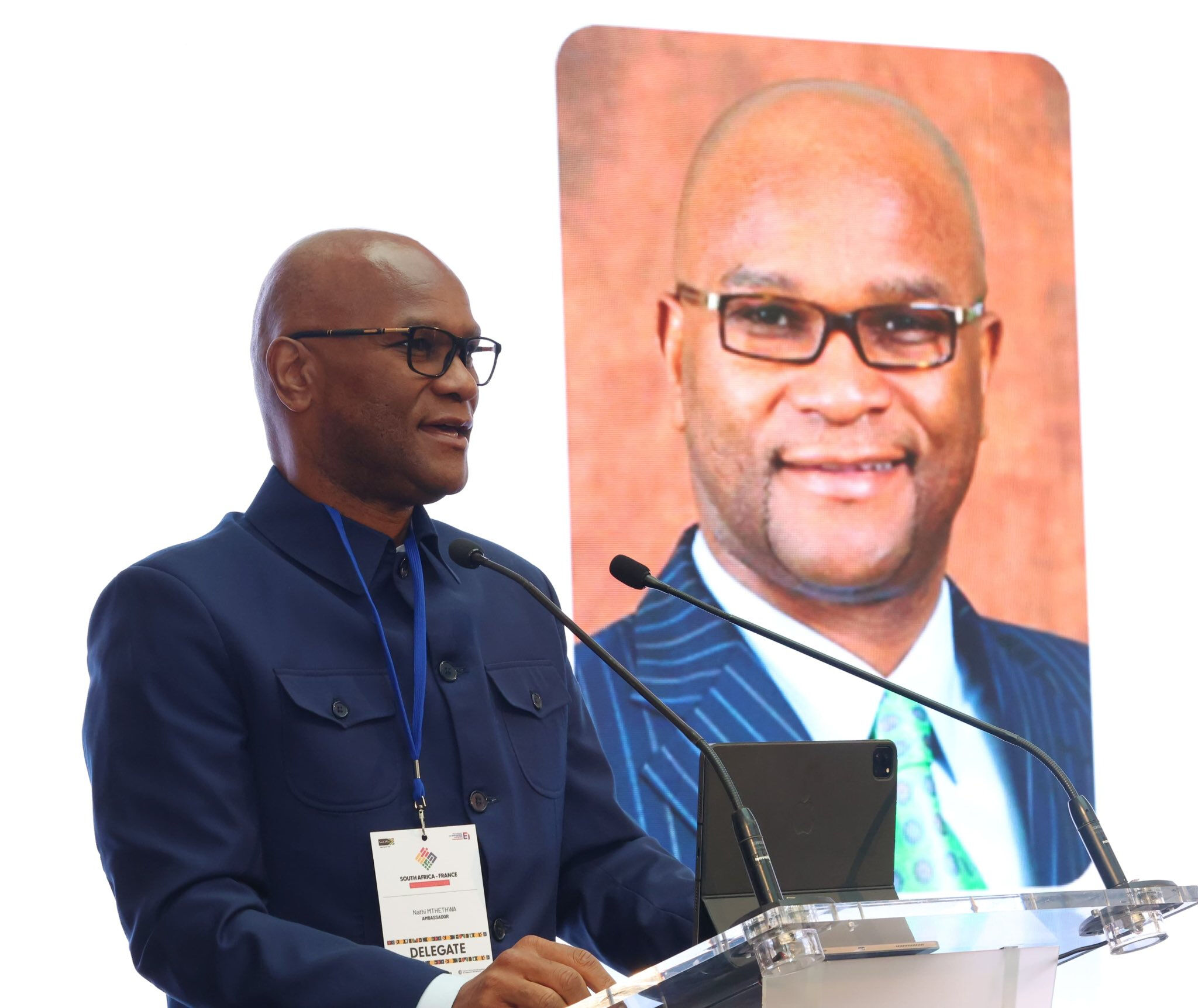 Paris'te şüpheli ölüm! Güney Afrika Büyükelçisi Nkosinathi Emmanuel Mthethwa 22. kattan düştü - 1. Resim