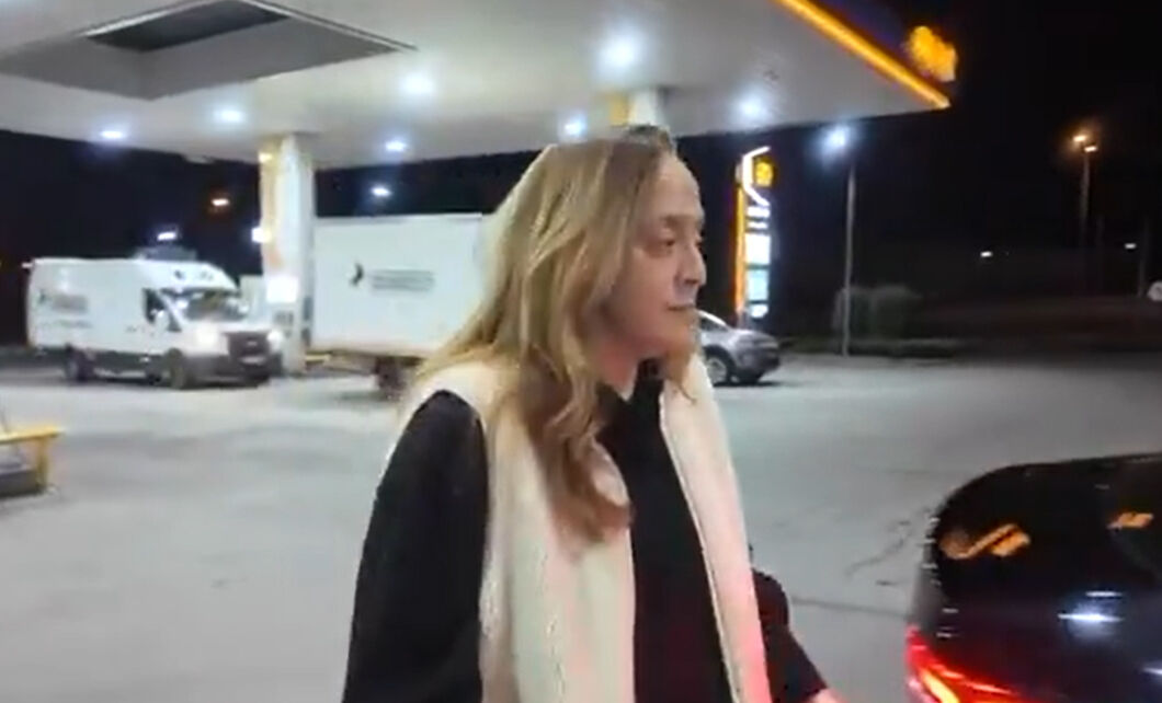 Ayşe Barım cezaevinden tahliye oldu, ailesi akaryakıt istasyonundan aldı - 1. Resim