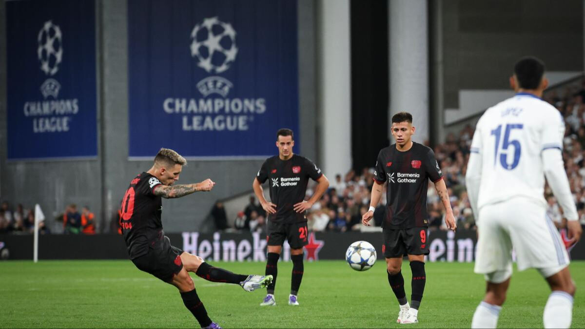 Bayer Leverkusen - PSV Eindhoven maçı saat kaçta, hangi kanalda canlı yayınlanacak? Şampiyonlar Ligi mücadelesi bu akşam! - 3. Resim
