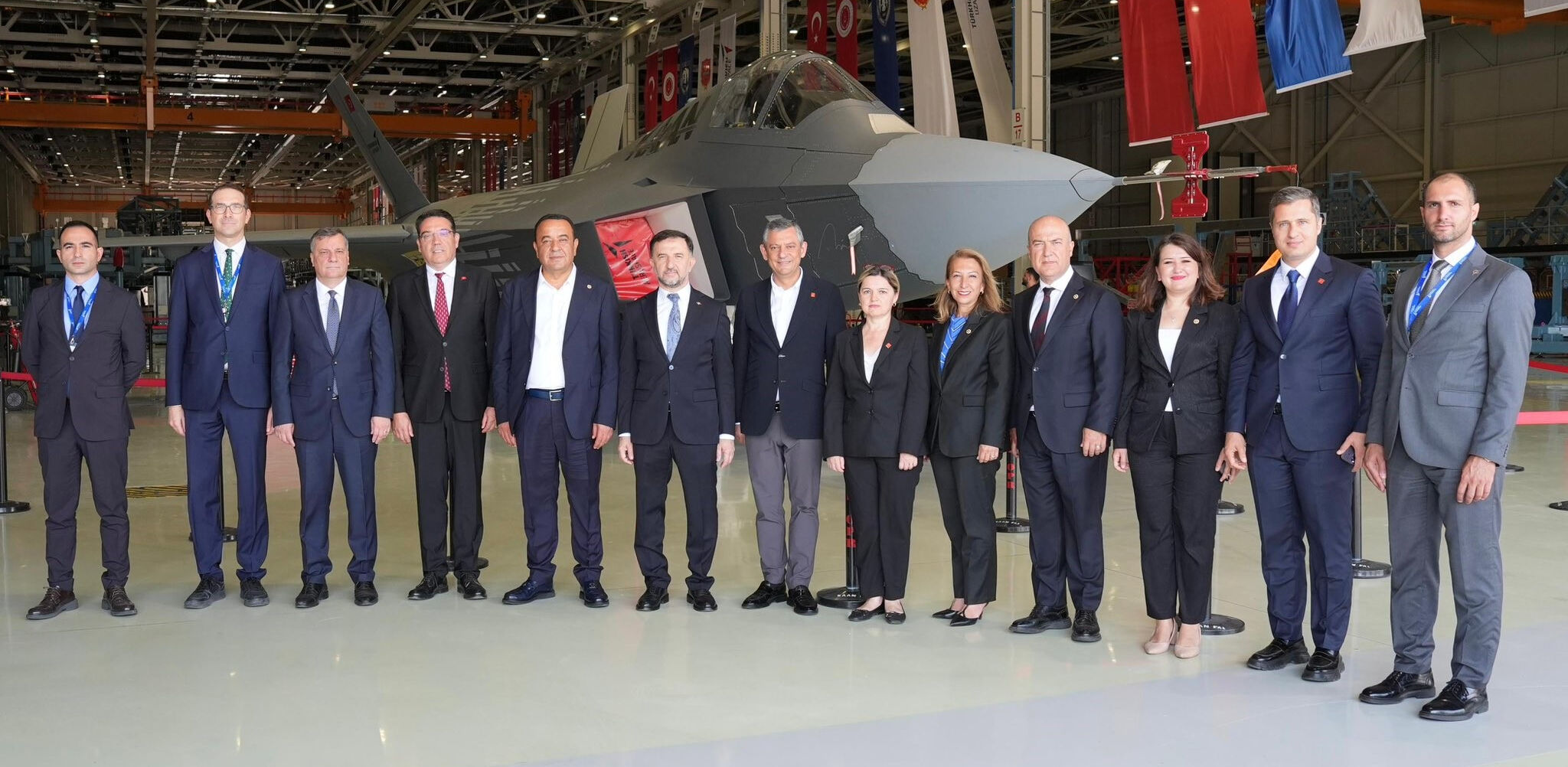 CHP lideri Özel’den 'KAAN' sözleri: Sonuna kadar arkasındayız - 1. Resim