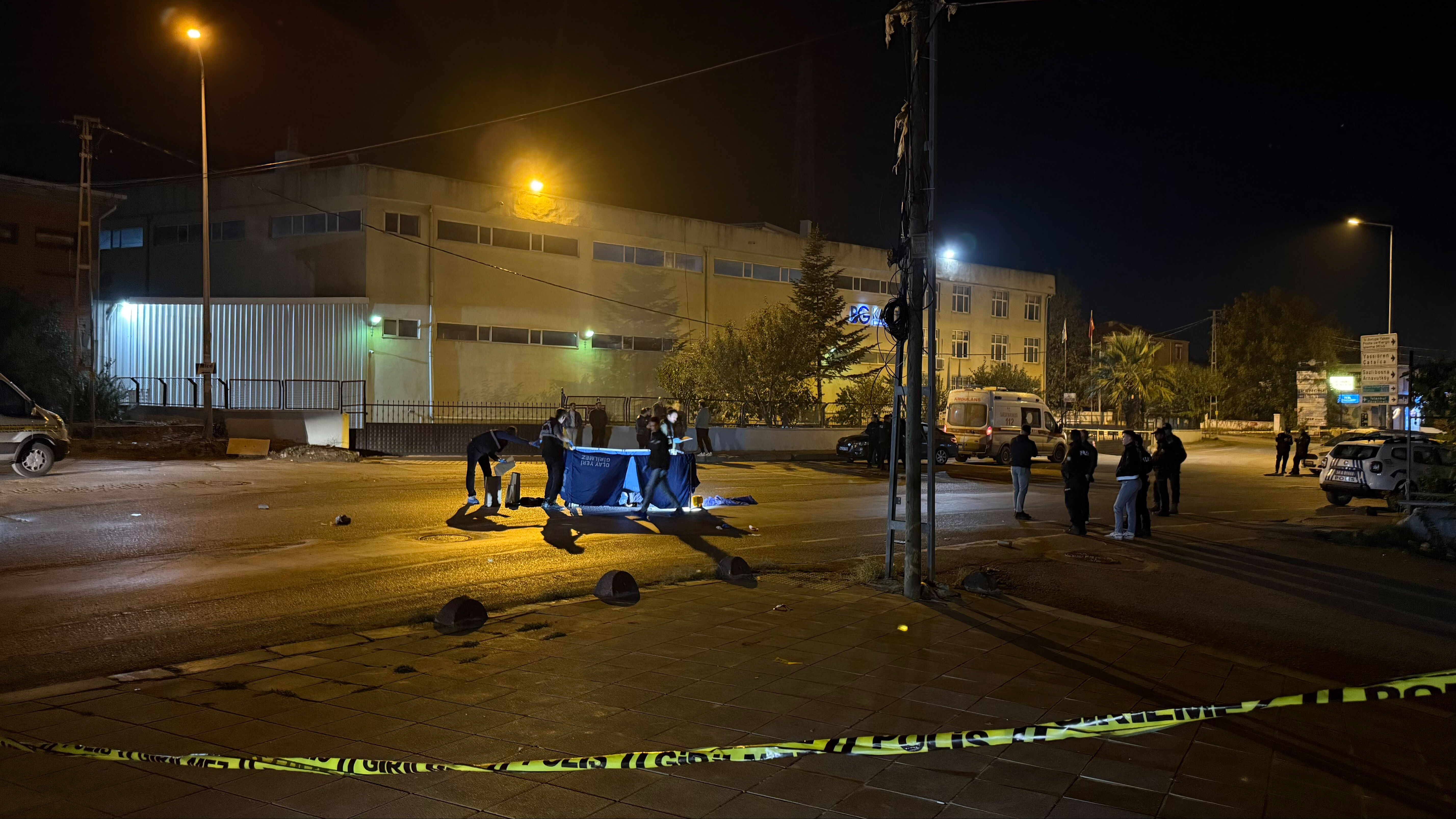 Esrarengiz cinayette 'polis yeleği' detayı! Geniş çaplı soruşturma başlatıldı - 1. Resim