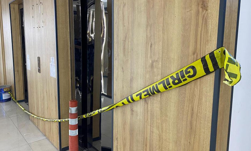 Pelin Kaygı göz göre göre can verdi! Feci asansör kazası kamerada - 2. Resim