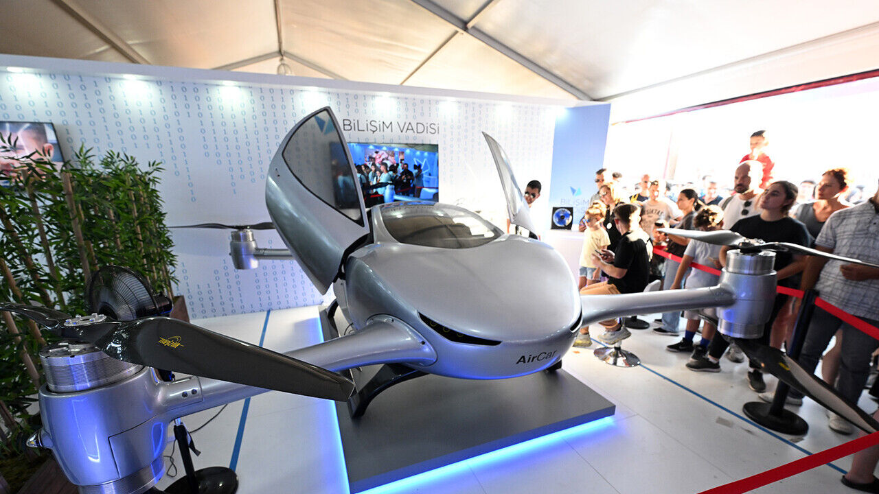 Yerli uçan araba AirCar için ön sipariş başladı! İşte fiyatı ve özellikleri - 1. Resim