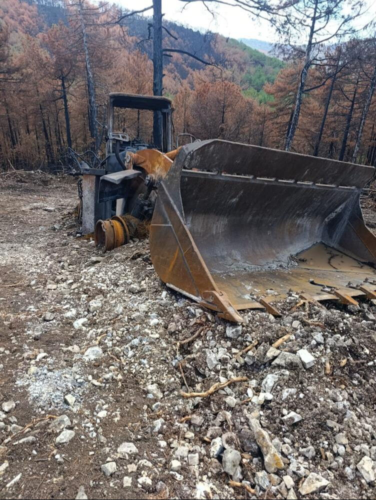 10 kişi şehit olmuştu! Orman yangınında küle dönen son araç da kaldırıldı - 1. Resim