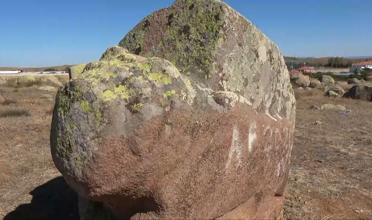 Binlerce yıllık Hitit eserleri talan ediliyor! Yozgat'ta sahipsiz tarihi alan kaçak kazıya uğruyor - 5. Resim