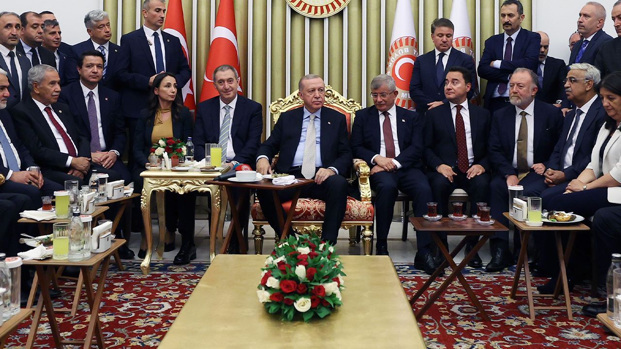 Gündem olan fotoğraf! Cumhurbaşkanı Erdoğan, Davutoğlu ve Babacan aynı karede