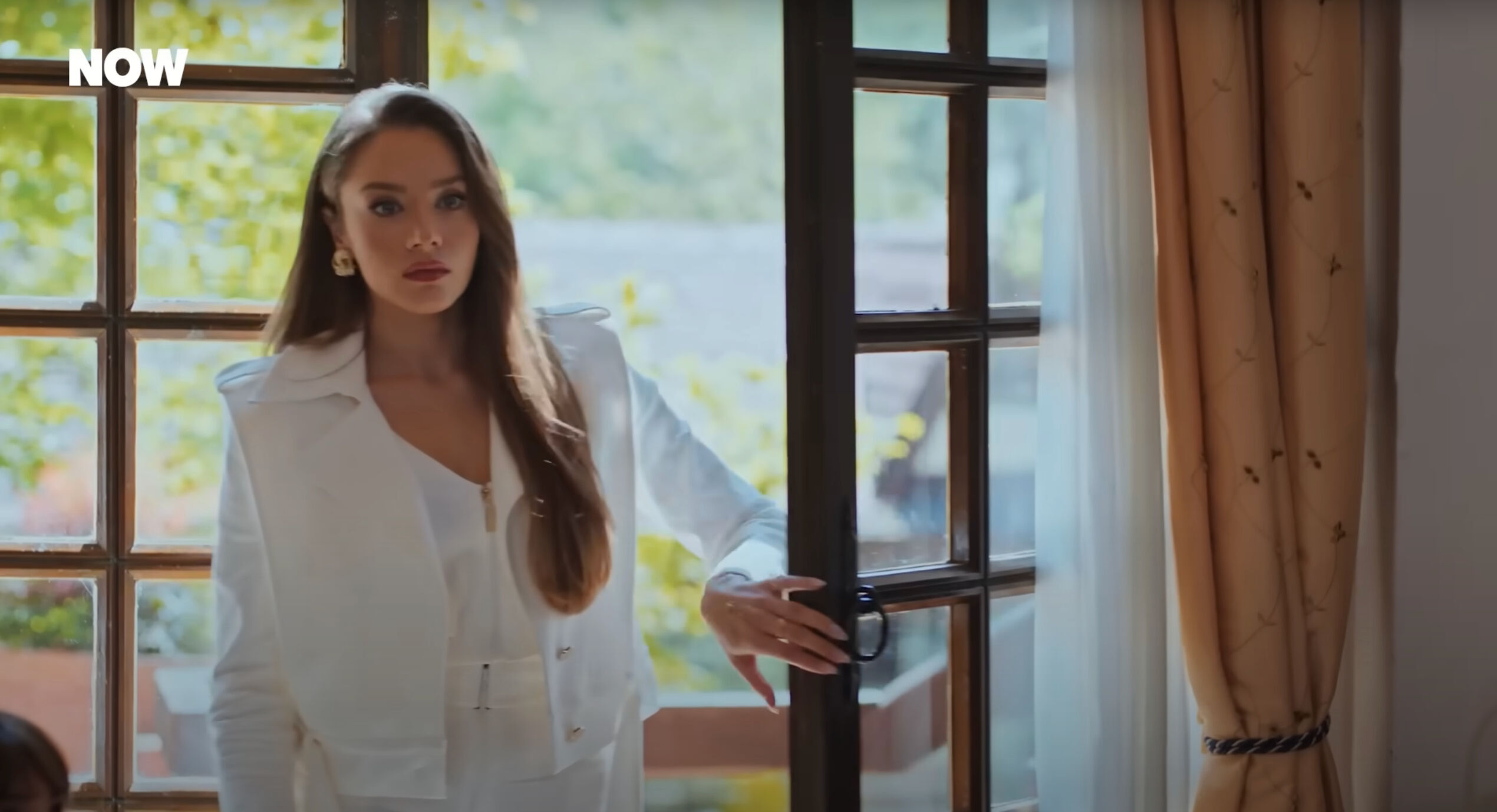 Hudutsuz Sevda ne zaman başlayacak, yeni bölüm hangi gün yayınlanacak? Dizi ile ilgili karar netleşti! Hudutsuz Sevda yeni sezon ne zaman başlayacak, yeni bölüm hangi gün yayınlanacak? - 2. Resim