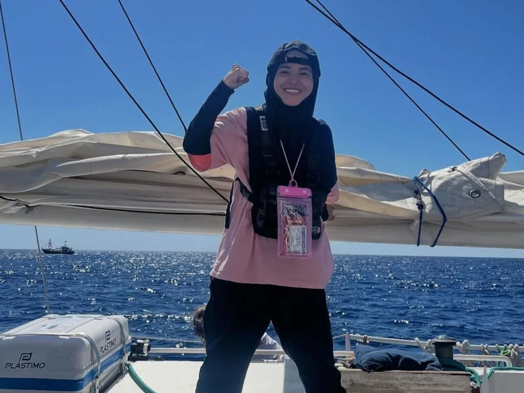 Mikeno gemisinde kimler var? Gazze sınırına ulaşan Mikeno gemisinde Türk aktivist Muhammed Huzeyfe Küçükaytekin de var! - 1. Resim