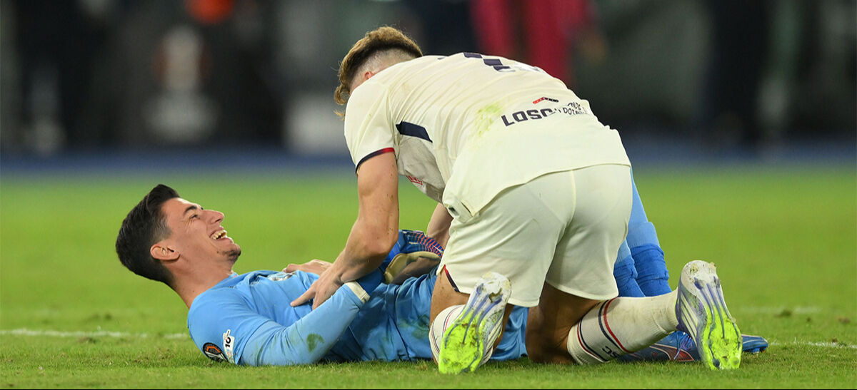 3 defa tekrarlanan penaltıyı 3 defa kurtaran Berke Özer manşetlerde: Daha önce hiç görülmemiş, şaka gibi! - 3. Resim