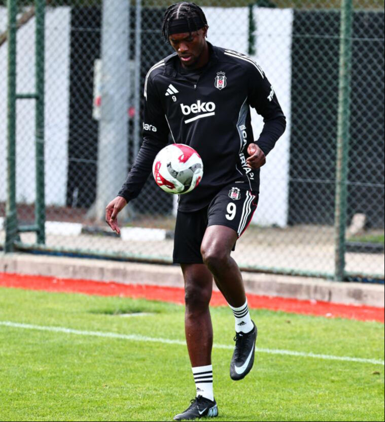 Beşiktaş'ta Abraham'ın son durumu: Derbi öncesi takımla çalıştı - 2. Resim