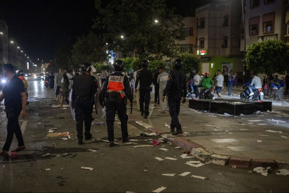 Fas’ta sokaklar karıştı! Gösteriler çatışmaya dönüştü: Ölü ve yaralılar var - 2. Resim