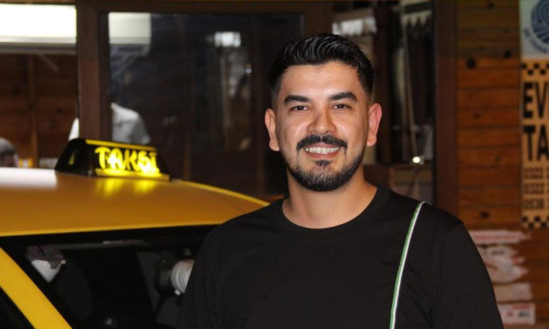 Adana’da acil doğum anı: Takside erkek bebek dünyaya geldi - 2. Resim