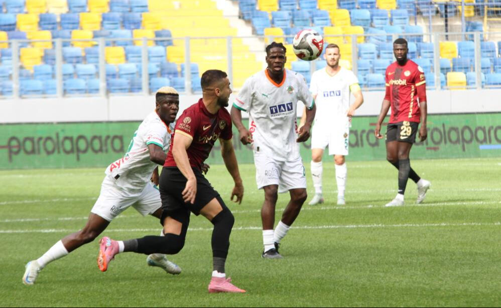 Ankara'da puanlar paylaşıldı! Alanyaspor kaçtı, Gençlerbirliği yakaladı: 2-2 - 1. Resim