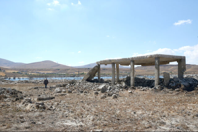 Barajdaki su çekildi, geçmiş ortaya çıktı: 4 eski yerleşim yeri yeniden göründü! - 3. Resim