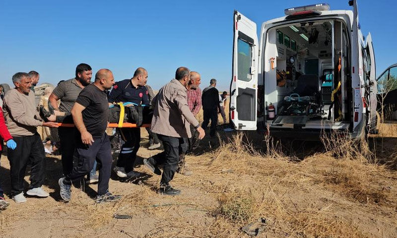 Bitlis’te düğün konvoyunda facia: 4 kişi ağır yaralandı - 1. Resim