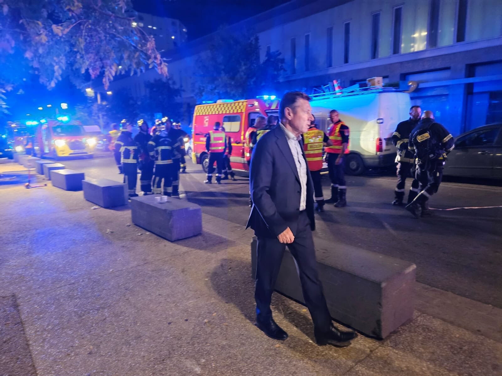 Fransa'nın Nice kentinde silahlı saldırı! Can kaybı ve yaralılar var - 1. Resim