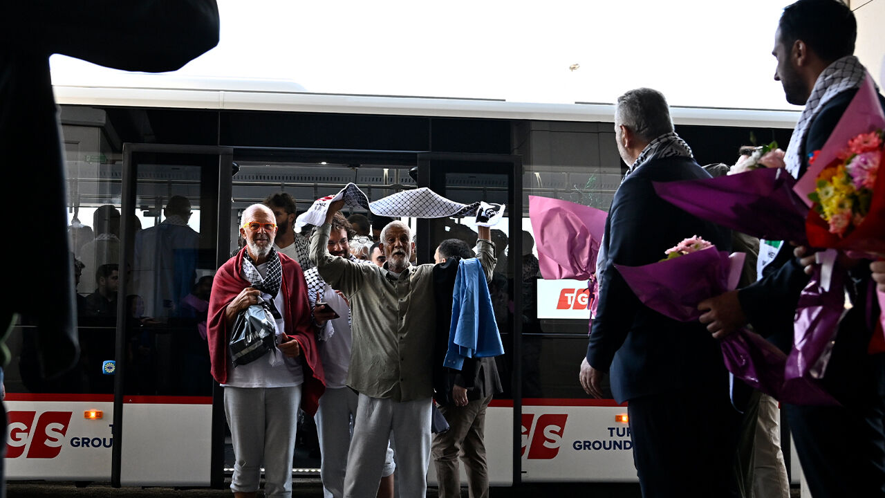 İsrail'in alıkoyduğu Sumud Filosu'ndaki 36'sı Türk, 137 aktivist İstanbul'da! - 4. Resim