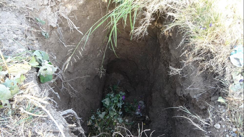 Kayısı bahçesinde ürküten görüntü! Bir anda çöktü, 6 metre derinliği var - 4. Resim