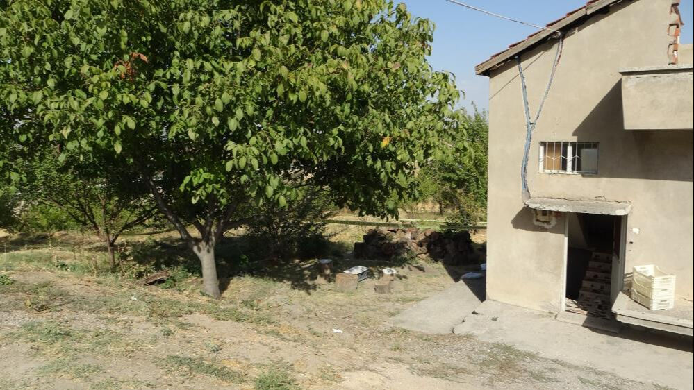 Kayısı bahçesinde ürküten görüntü! Bir anda çöktü, 6 metre derinliği var - 3. Resim