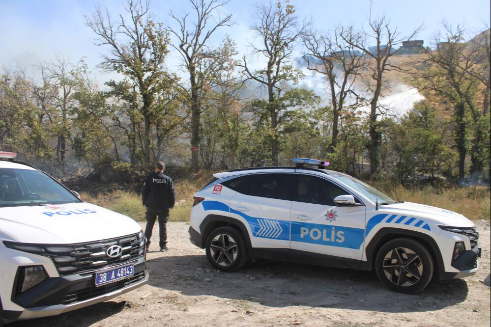 Kayseri'de sıcak saatler! Patlıcan, biber közlerken orman yaktılar - 2. Resim