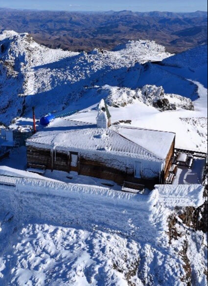 Kırklar Dağı beyaza büründü! Karla kaplı zirve görsel şölen oluşturdu - 4. Resim