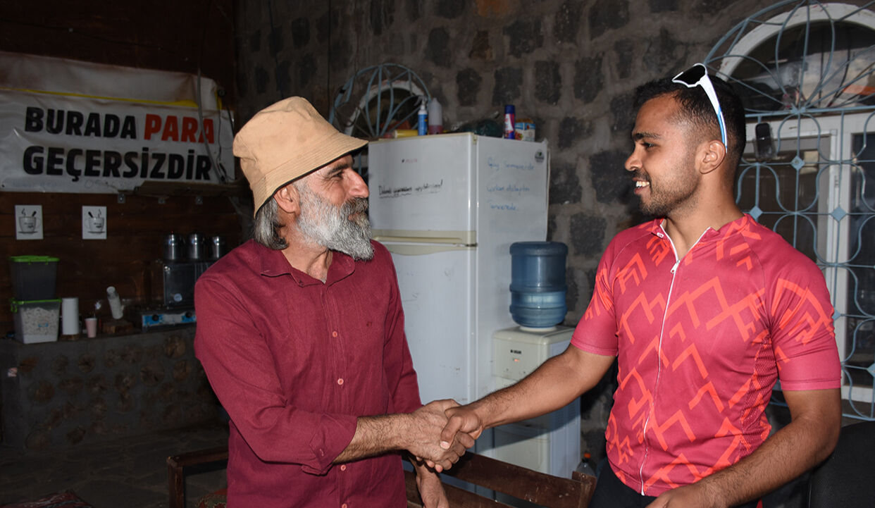 Para geçmeyen tesis ilgi odağı oldu: Çay, çorbaya, kahvaltı, ata binme... Hepsi ücretsiz - 1. Resim