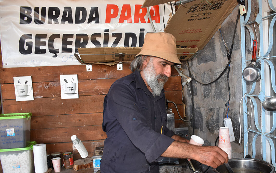 Para geçmeyen tesis ilgi odağı oldu: Çay, çorbaya, kahvaltı, ata binme... Hepsi ücretsiz - 3. Resim