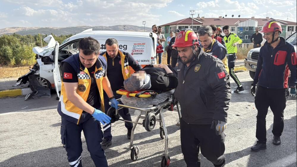 Sivas'ta zincirleme kaza! Ölü ve yaralılar var - 2. Resim