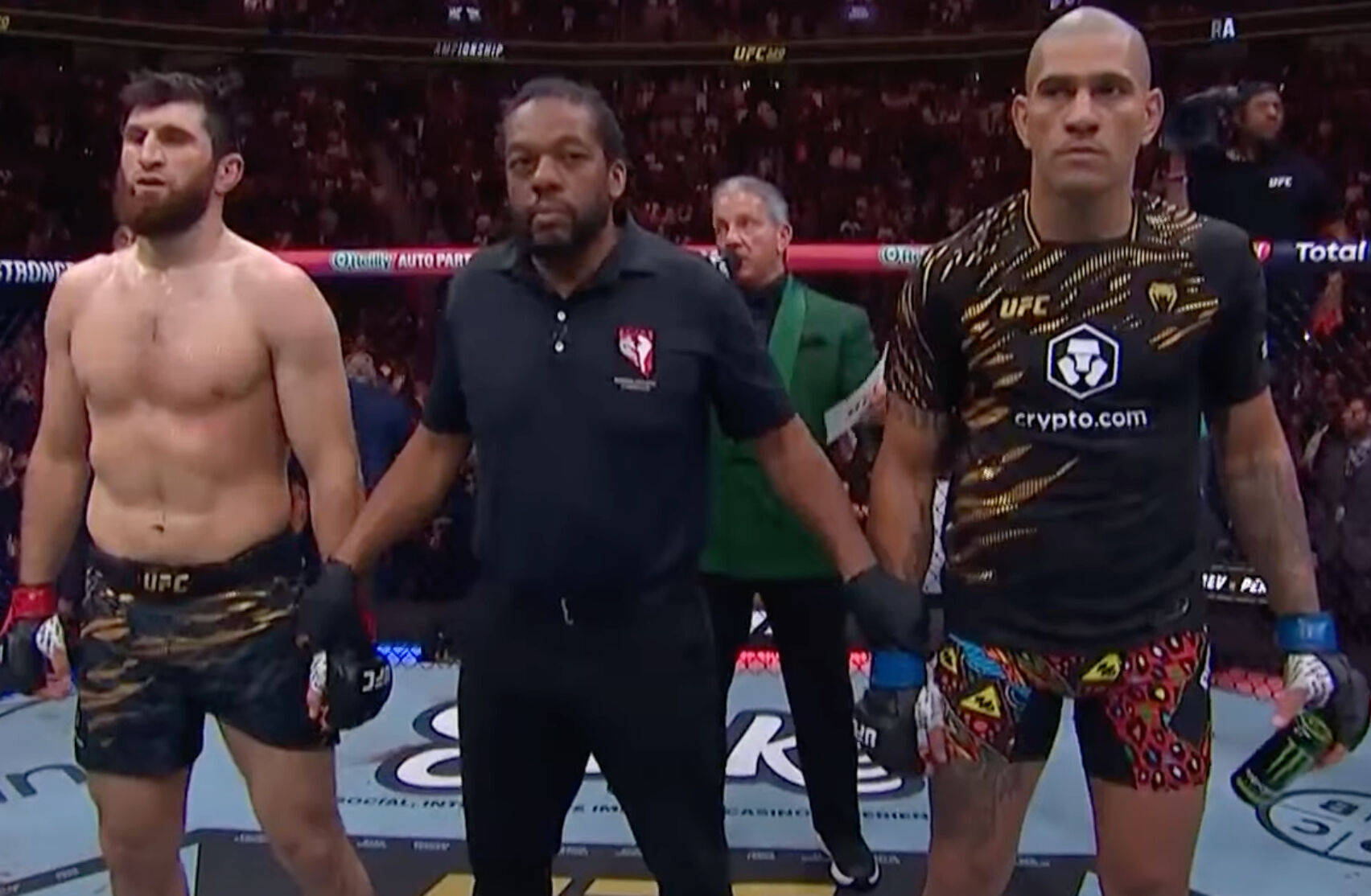 Alex Pereira - Ankalaev maçını kim kazandı? UFC 320 sonucu ve özet - 1. Resim