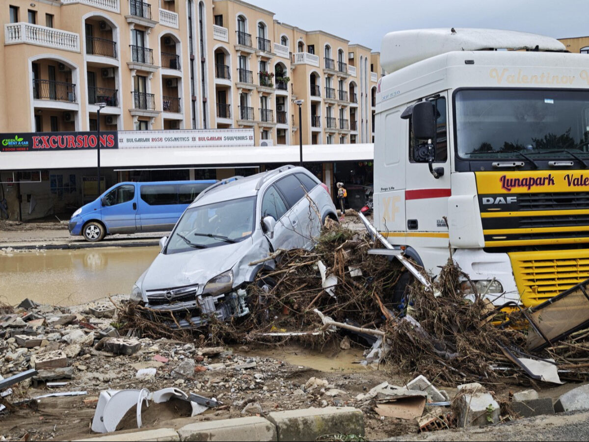 Bulgaristan'da sel felaketi: 4 kişi hayatını kaybetti - 4. Resim