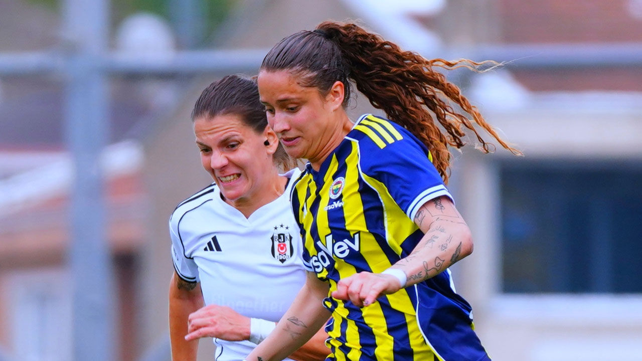 Fenerbahçe derbide 2 golle zafere ulaştı - 1. Resim