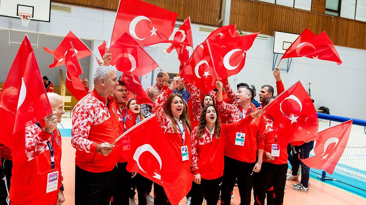 Milliler, Avrupa şampiyonu oldu! İsrail devirip altın madalyaya uzandılar Milliler, Avrupa şampiyonu oldu! İsrail devirip altın madalyaya uzandılar