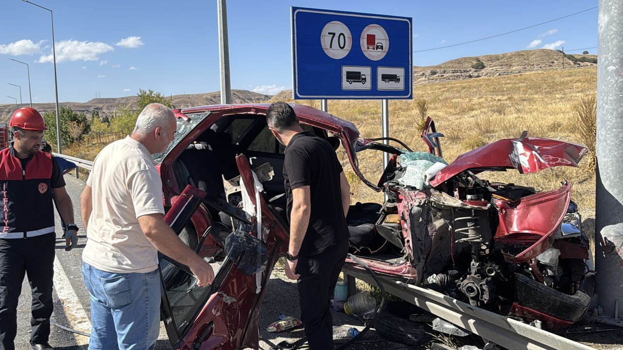 Sivas&#039;ta feci kaza! Yaralıların yarısından fazlası çocuk