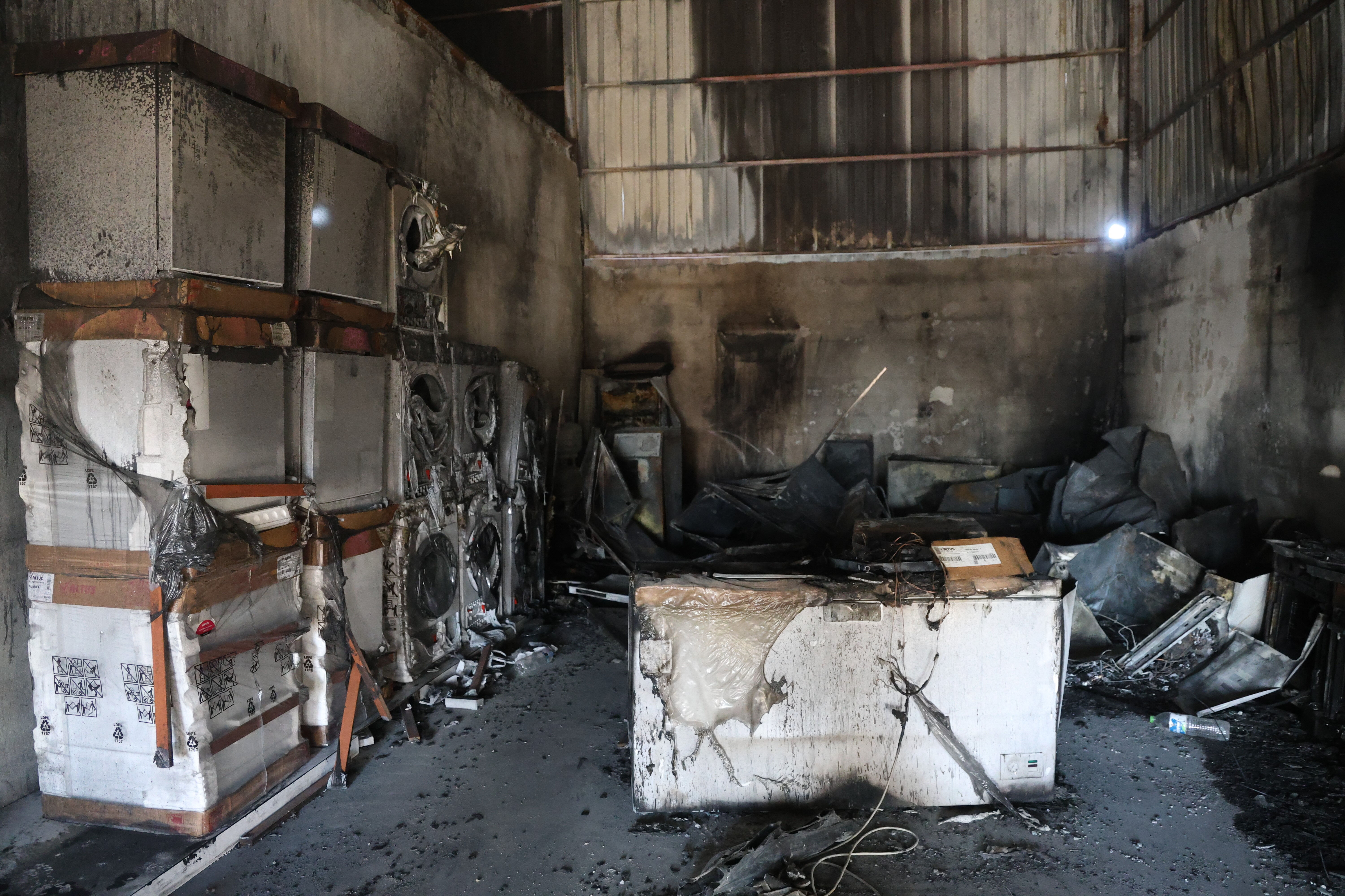 Torunuyla oynarken aldığı haberle yıkıldı! 3 milyon liralık eşyalar küle döndü Torunuyla oynarken aldığı haberle yıkıldı! 3 milyon liralık eşyalar küle döndü - 2. Resim