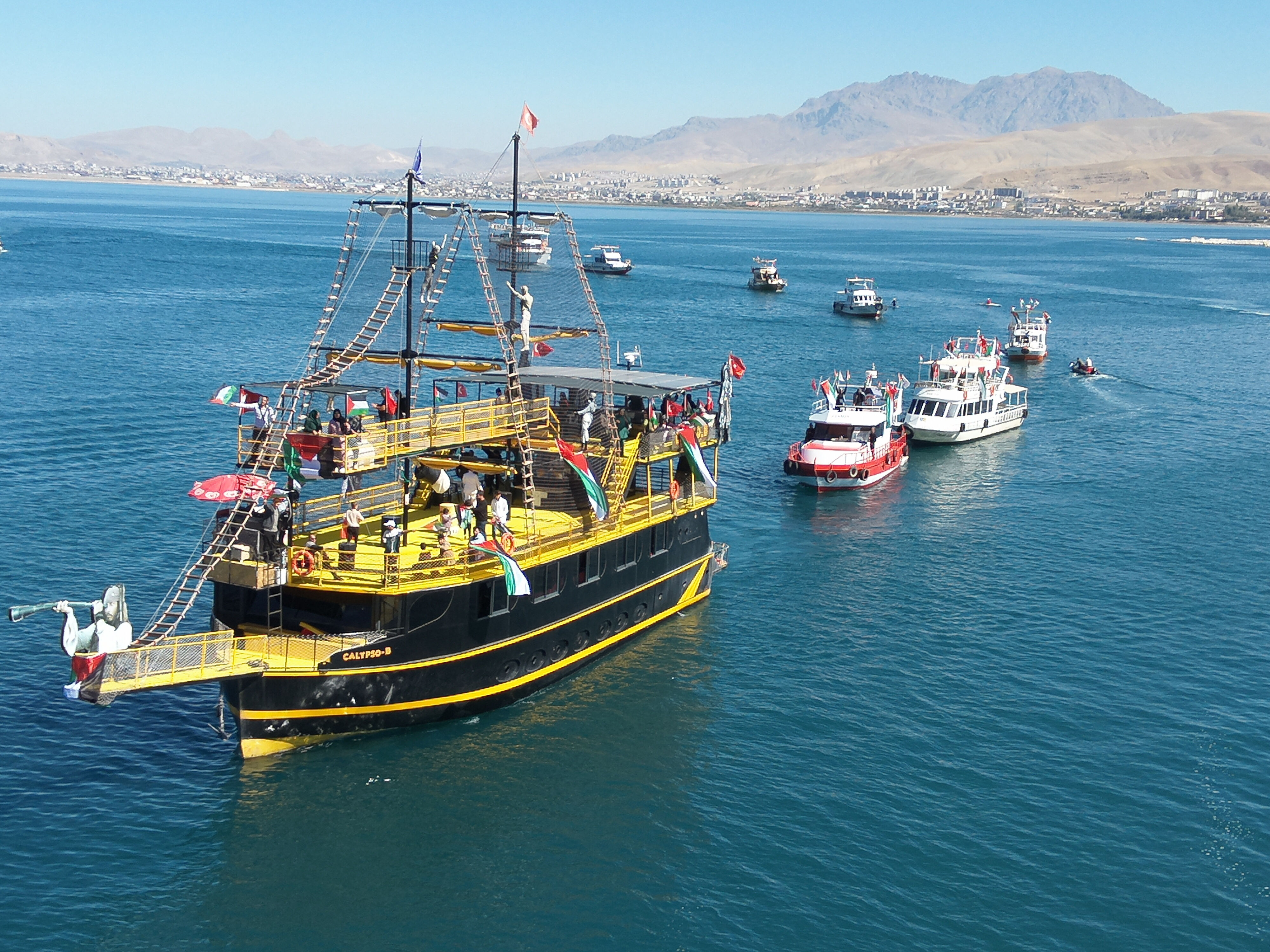 Türkiye'nin birçok ilinden Sumud Filosu'na destek! Teknelerle denize açıldılar - 2. Resim