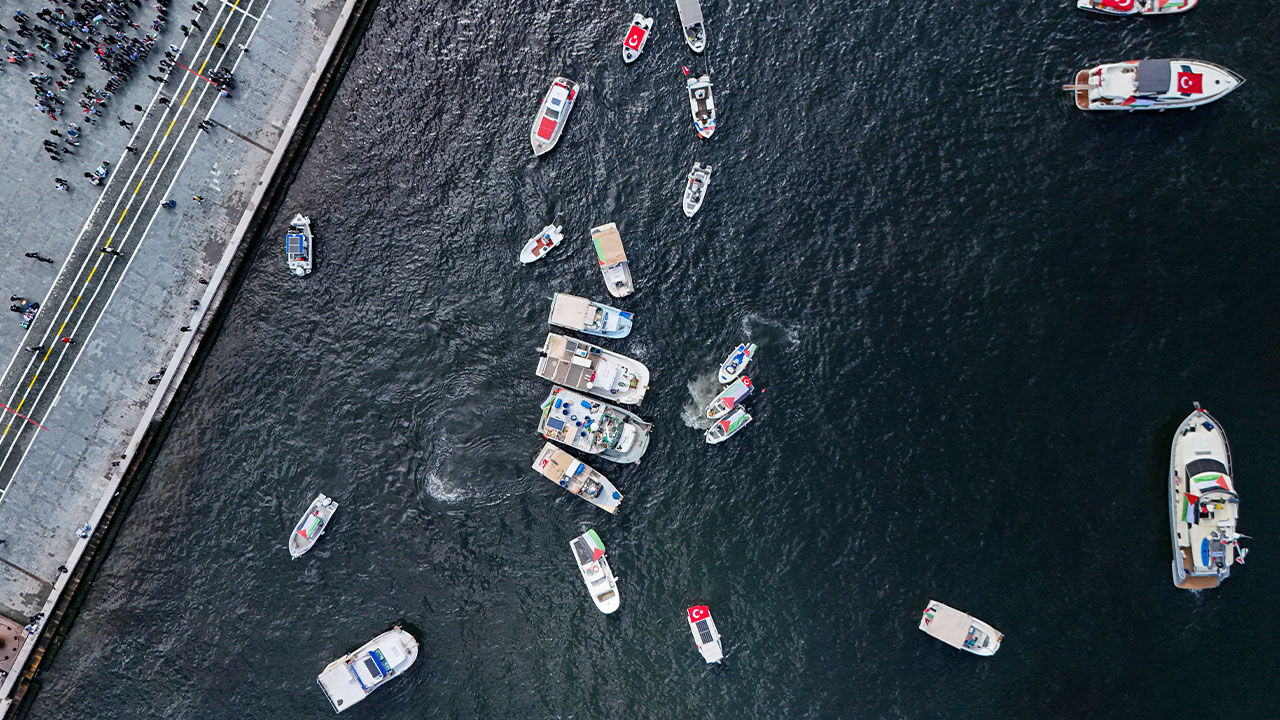 Türkiye'nin birçok ilinden Sumud Filosu'na destek! Teknelerle denize açıldılar - 3. Resim