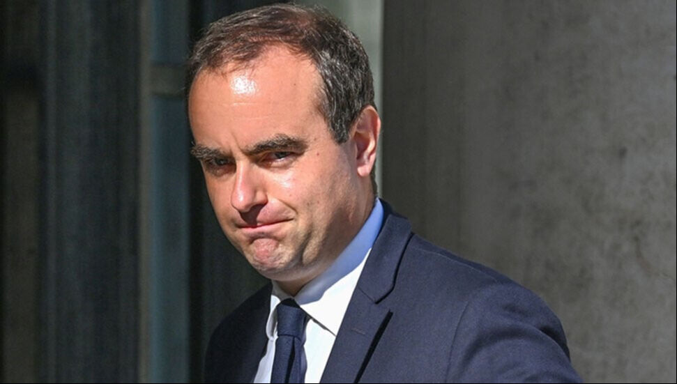 24 saat geçmeden Fransa Başbakanı Lecornu istifa etti Fransa'da Sebastien Lecornu, meclise ayak basmadan istifasını sunan ilk başbakan olarak tarihe geçti.