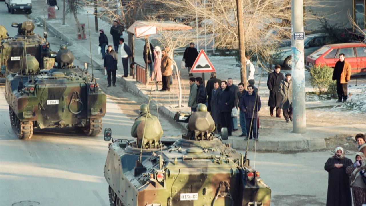 28 Şubat davasında karar açıklandı: 13 sanığa 18&#039;er yıl hapis cezası