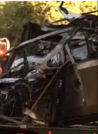 ABD'de Tesla faciası! Kapılar açılmadı, genç kız yanarak can verdi - 2. Resim