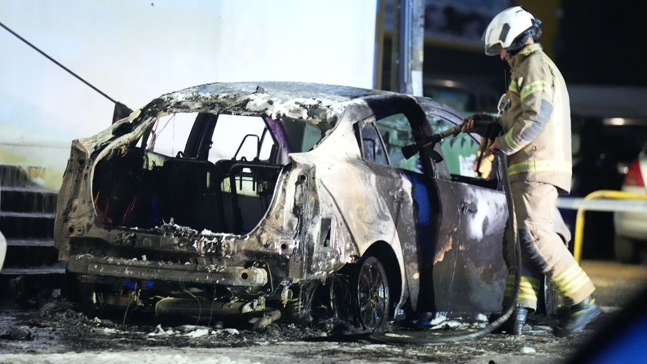 İngiltere'deki cami kundaklamasında gözaltı!