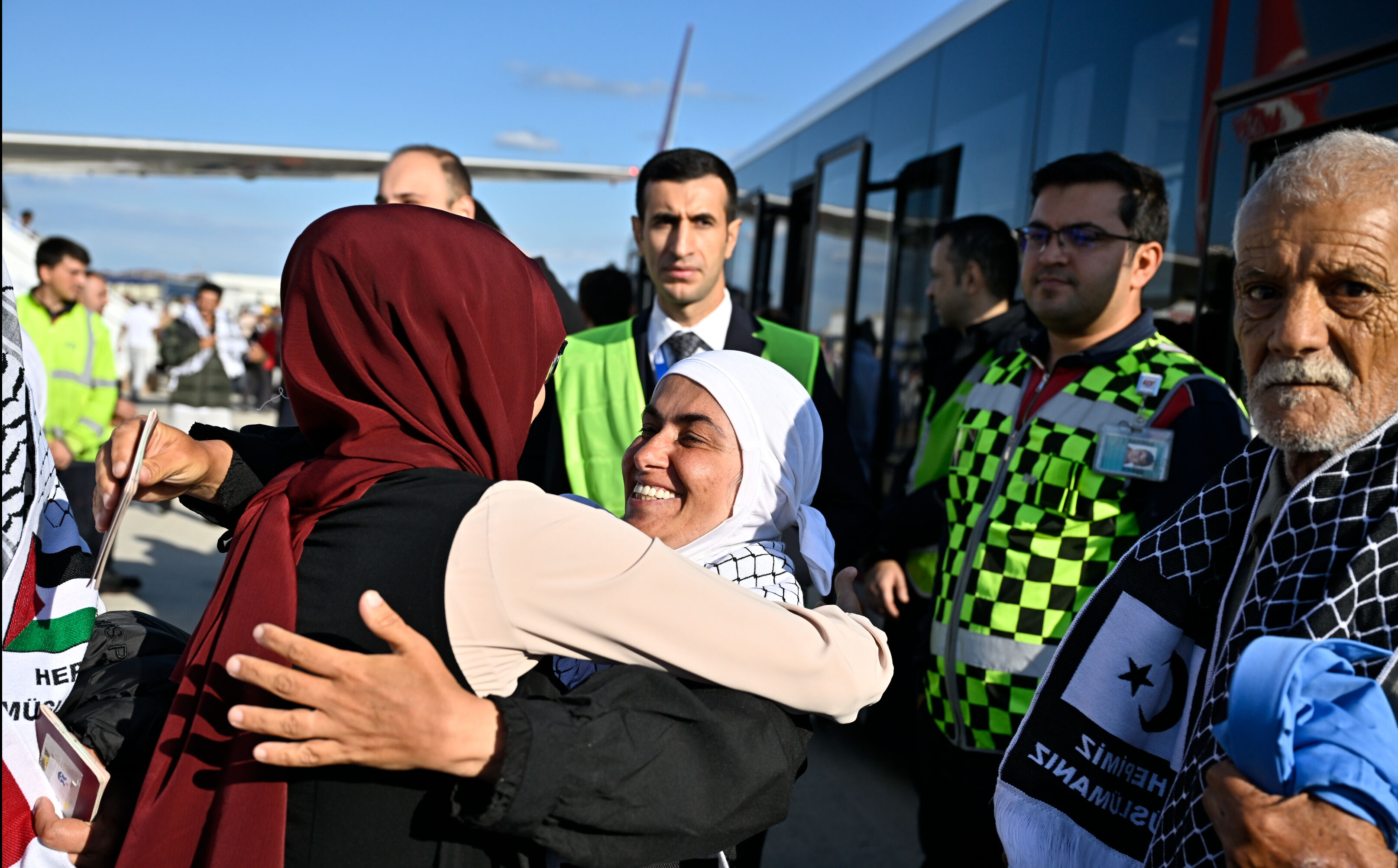 İsrail'in alıkoyduğu 14 Türk ülkemize nasıl dönecek? Dışişleri'nden açıklama var - 1. Resim