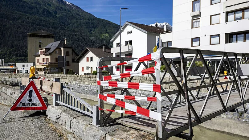 İsviçre'nin buzulları tarih olabilir! Buzul çöktü, 2 bin kişinin hayatı tehlikede - 7. Resim