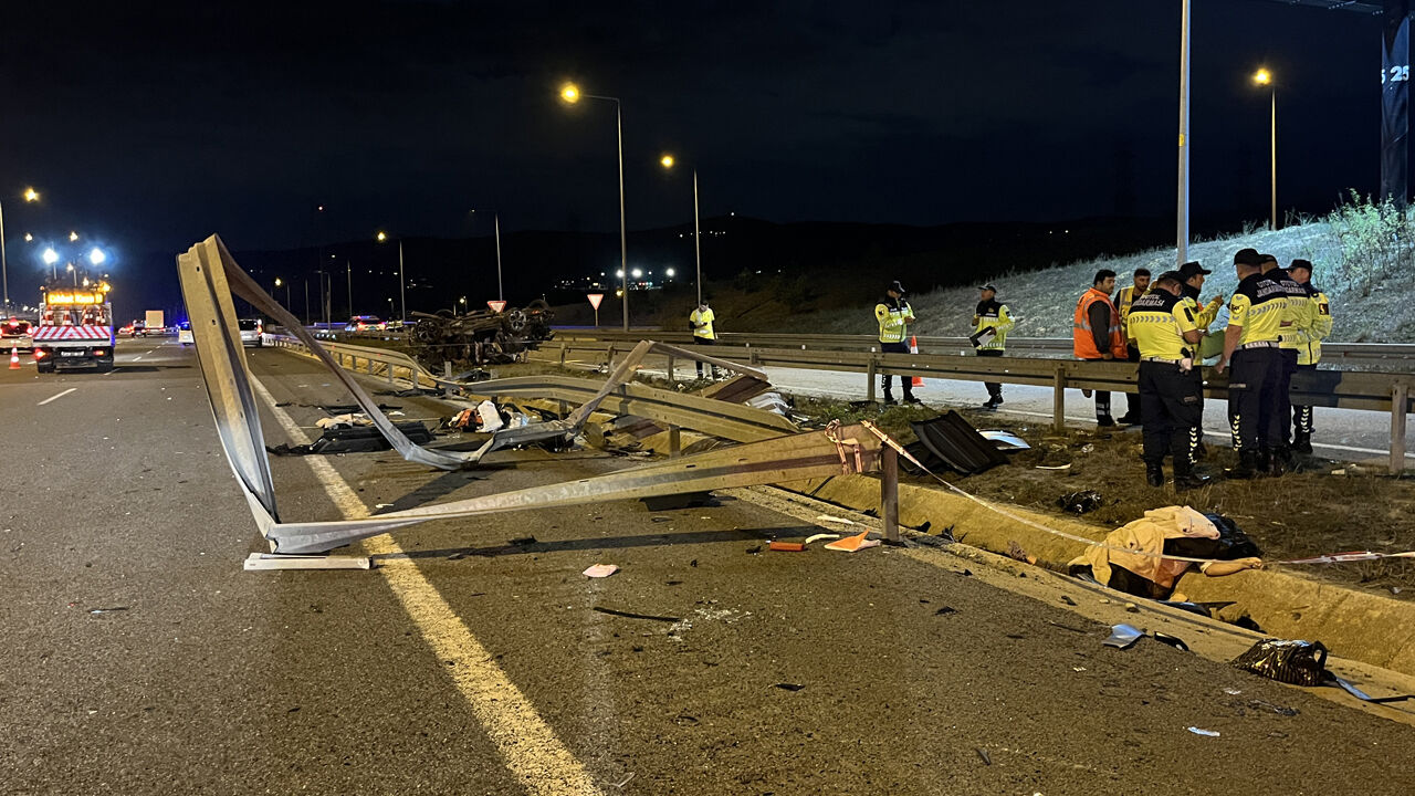 Kuzey Marmara Otoyolu'nda feci kaza: Ölü ve yaralılar var - 1. Resim
