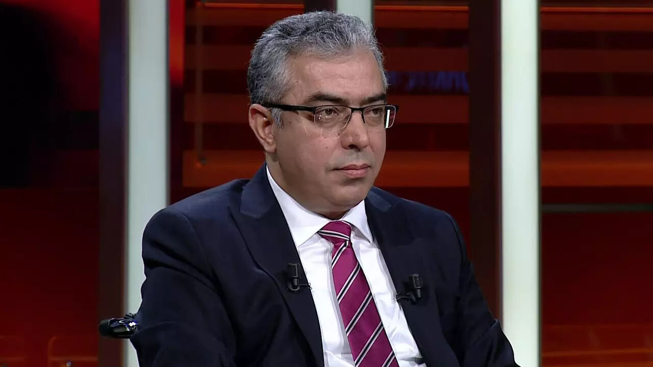 Mehmet Uçum'dan dikkat çeken açıklama: Öcalan'ın dinlenmesi, müzakere anlamına gelmez Mehmet Uçum