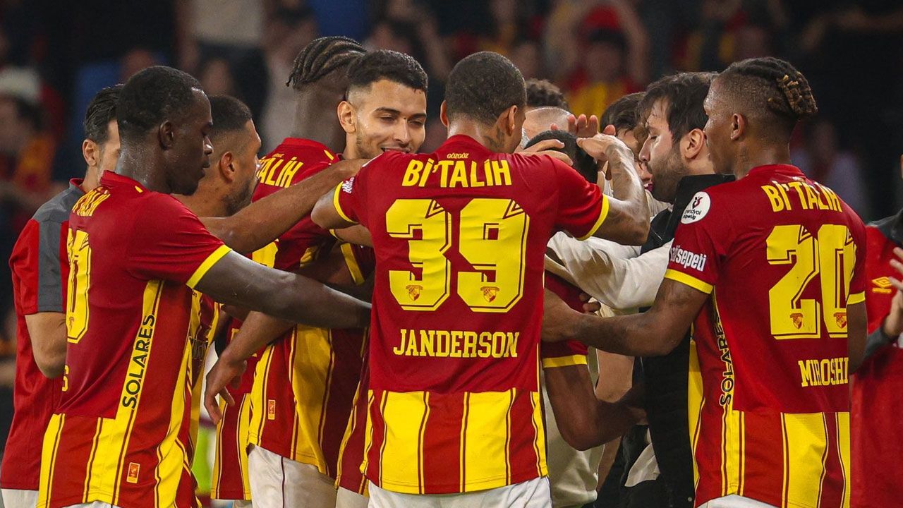 Süper Lig'in zirvesinde sürpriz sonuçlar: Sıralama değişti Süper Lig'in zirvesinde sürpriz sonuçlar: Sıralama değişti